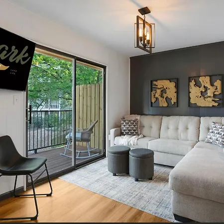 Lakeside Bliss 1Br Enchanting Master Suite